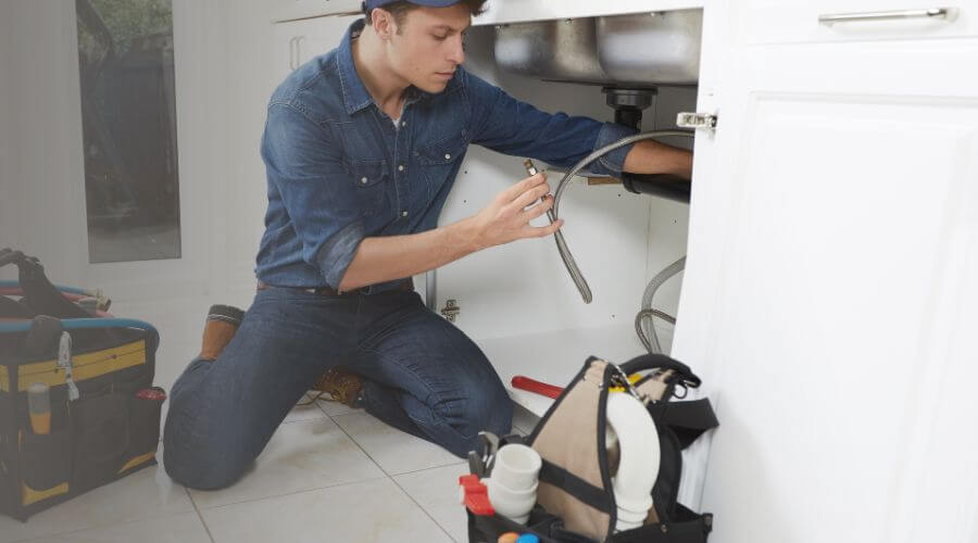 Emergency Leak Repair in Middle Island, NY